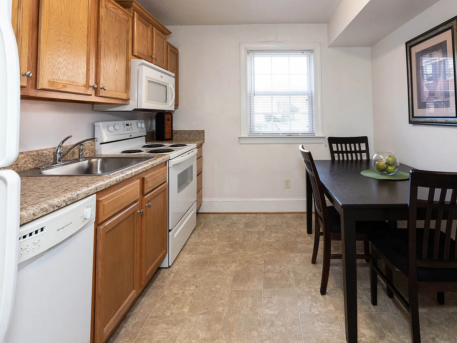 Apartments of Merrimac — Photo 4