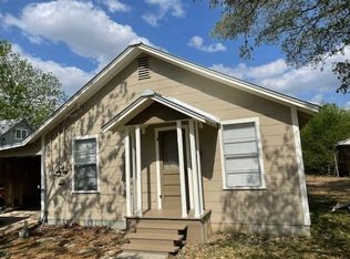 2007 Avenue F, Hondo, TX 78861