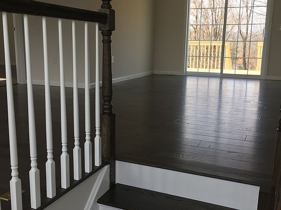 3rd image of 118 Whiteford Dr