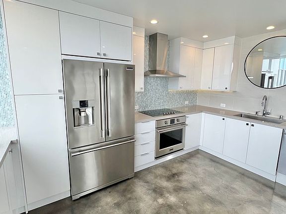 5th image of 2999 E Ocean Blvd Unit 1640