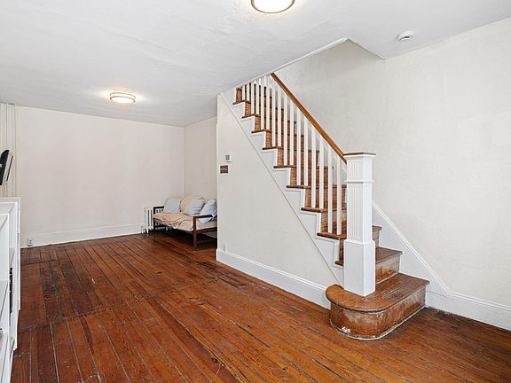 2nd image of 1227 S Iseminger St