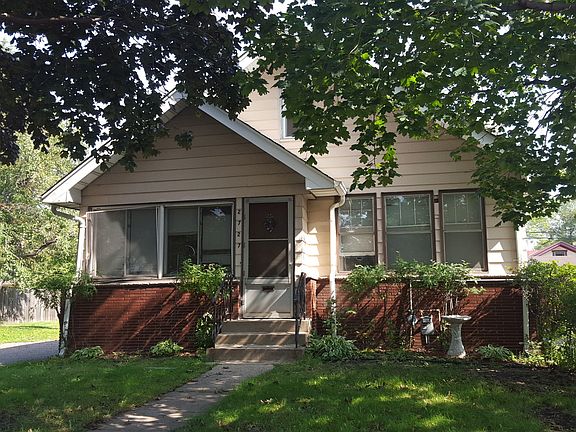 5th image of 2727 Marshall St NE