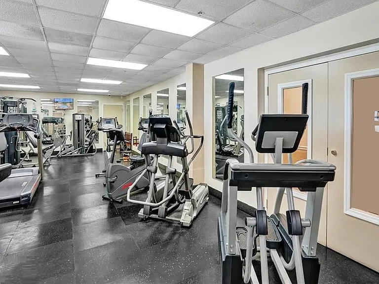 9501 Seagrape Dr #305 — Photo 37