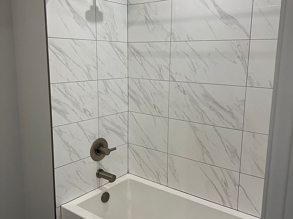 4th image of 331 S Wells St #1102