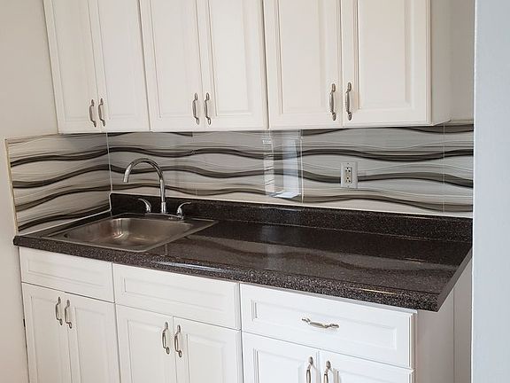 3rd image of 2027 Pacific St #4B