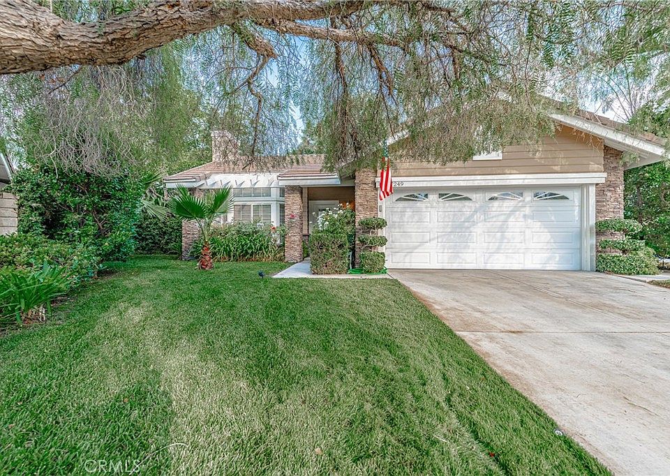 1st image of 27249 Sanford Way
