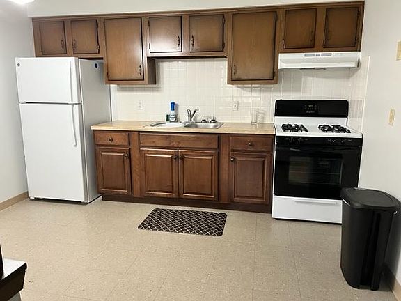 4th image of 336 Hillcrest Ave NW #6