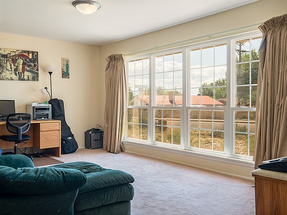 5th image of 144 Meadow Ln