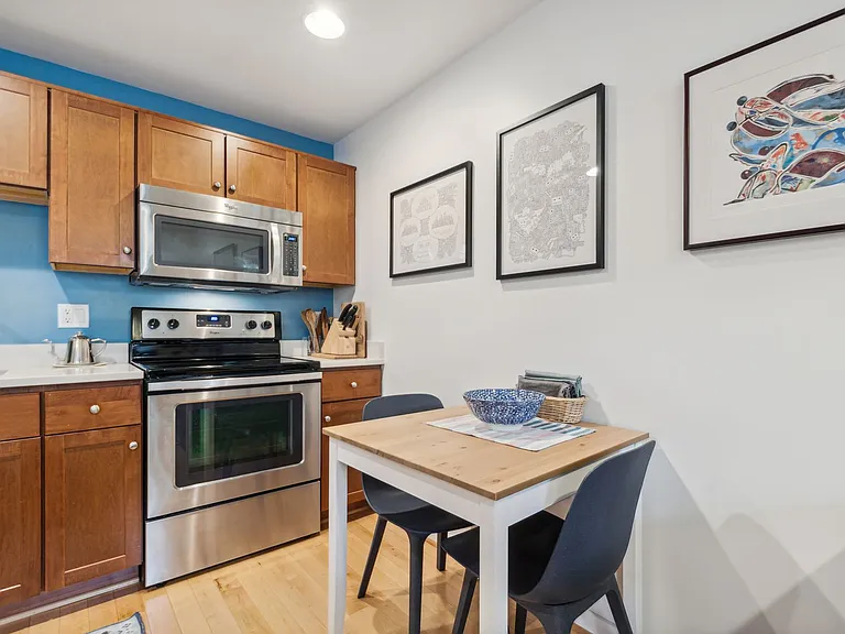 732 Lamont St NW #202 — Photo 7