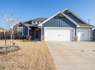 1641 NE 35th St, Moore, OK 73160