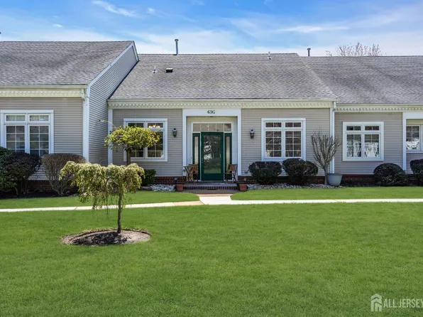 63 Winthrop Rd #G, Monroe Township, NJ 08831