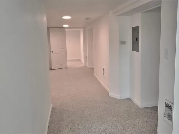 1208 10th St APT 4, Bremerton, WA 98337
