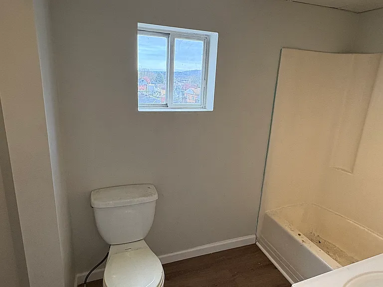 281-283 Beaver St #3 — Photo 10