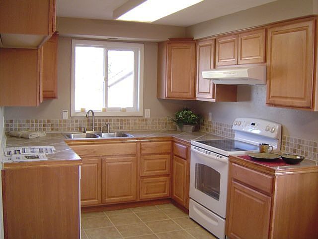 New kitchen cabinets & appliances