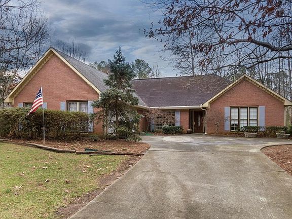 2nd image of 110 Saddlehorn Ct