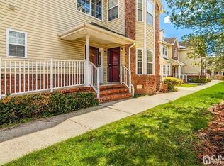 298 Pinelli Dr, Piscataway, NJ 08854