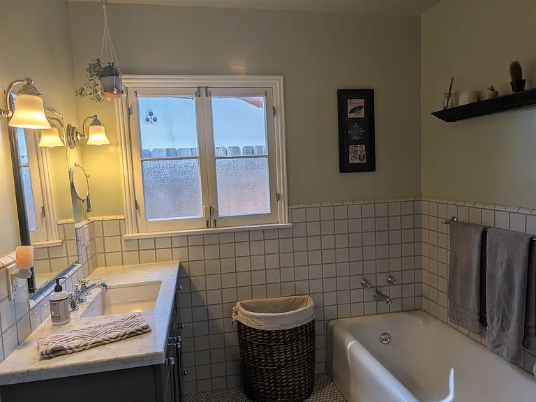 8339 Holy Cross Pl — Photo 27