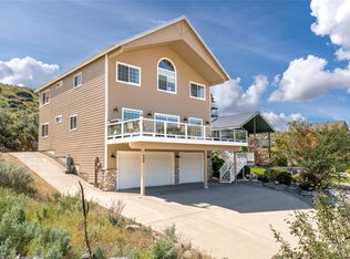 440 W Beach Dr, Orondo, WA 98843