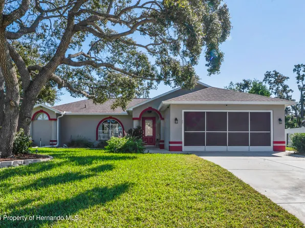 2054 Arbuckle Rd, Spring Hill, FL 34608