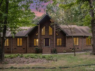 2020 Wedgewood Dr, Matthews, NC 28104