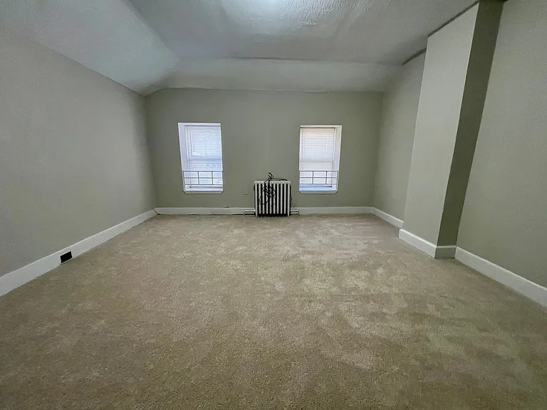 613 Walnut St — Photo 14