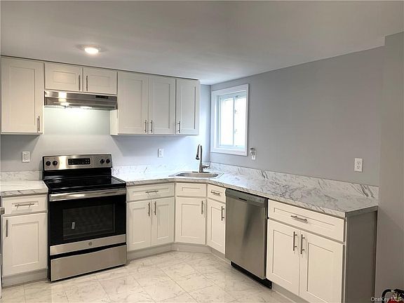 3rd image of 11 Center St