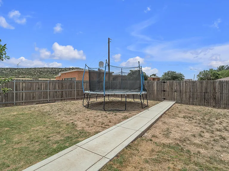 2726 Shirley Dr — Photo 36