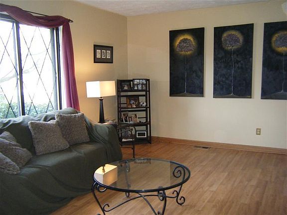 5th image of 8760 Cobblecreek Dr