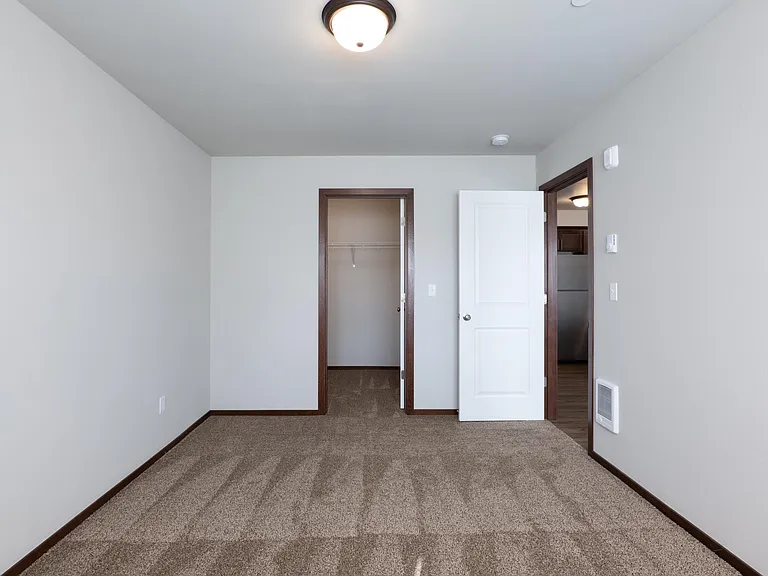 Remington Place Apartments — Photo 12