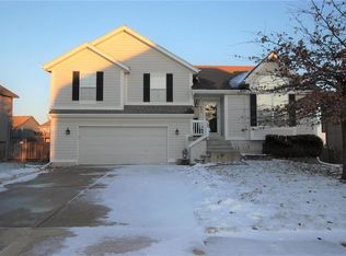 695 S Evergreen St, Gardner, KS 66030