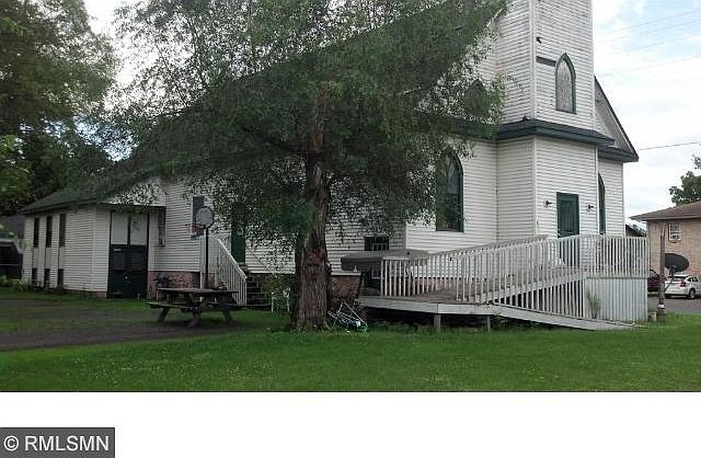 2nd image of 702 Chieftain St