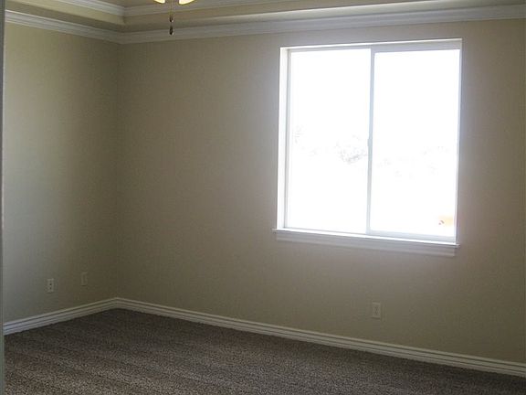4th image of 749 Devon Dr