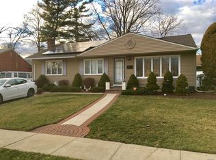 1679 Mark Pl, Valley Stream, NY 11580