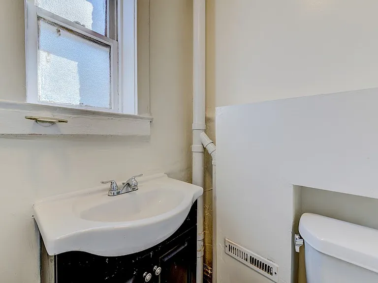 3745 Pennsylvania Ave — Photo 18