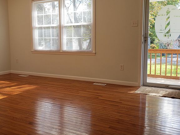 3rd image of 207 Mimosa Ave