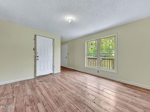 5th image of 2640 Wilson Ave