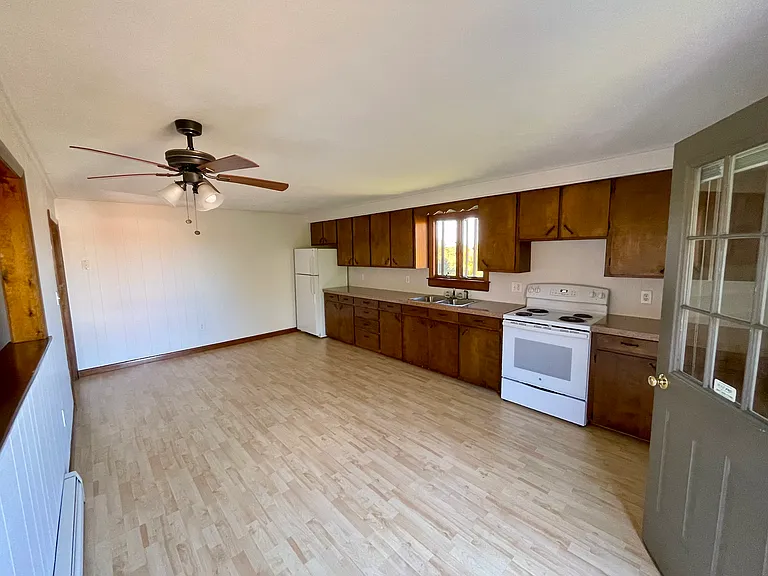 5 Edwards Ave #A — Photo 3
