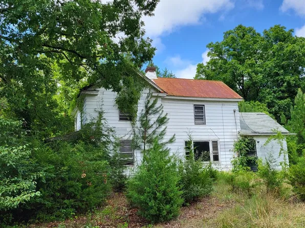 1022 Howard P Anderson Rd, Halifax, VA 24558