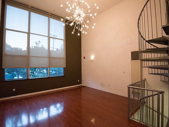 2nd image of 701 Pennsylvania Ave APT 102