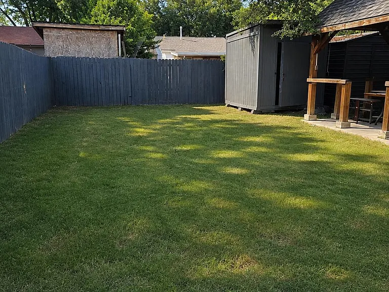5410 Burgundy Dr — Photo 9