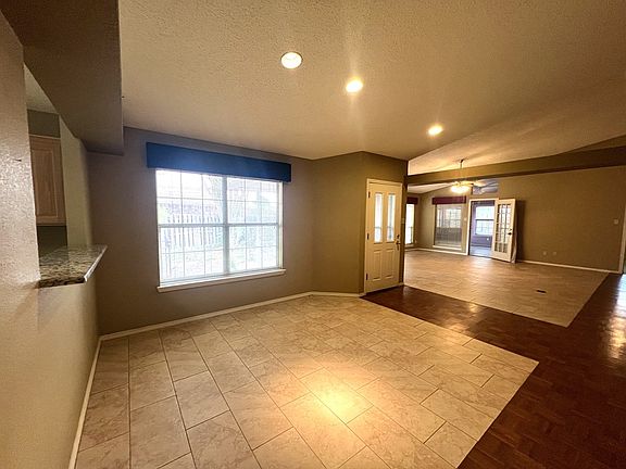 4th image of 2524 Boyington Ln