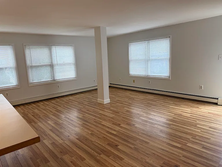 84 Warren St #1 — Photo 4