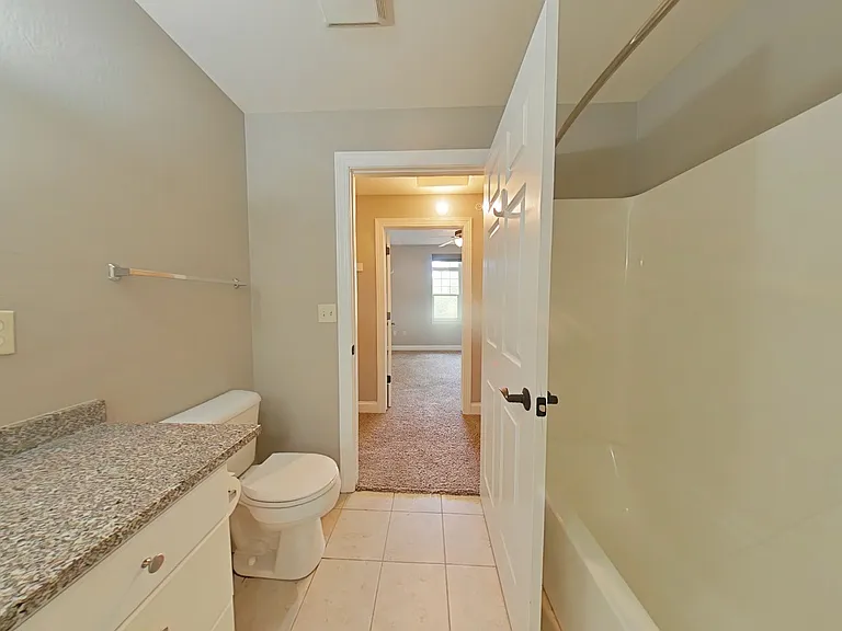 Delafield Lakes Apartments — Photo 52