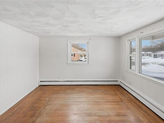 4th image of 60 Duncan Rd