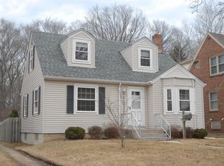 3130 E Crawford Ave, St Francis, WI 53235