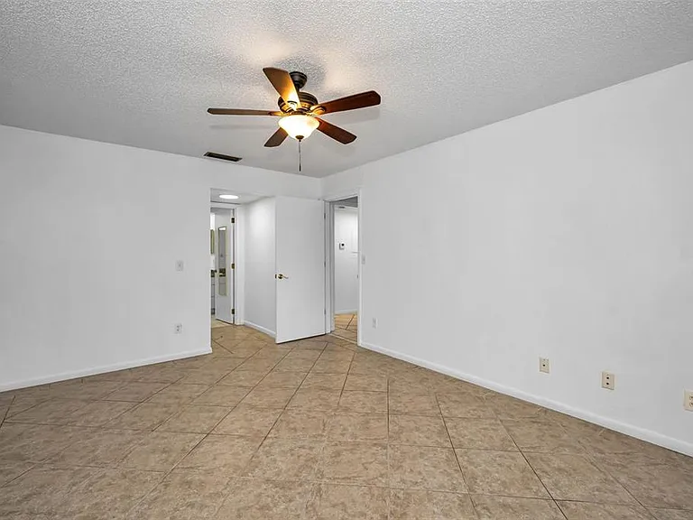 10626 Longwood Dr #102 — Photo 22
