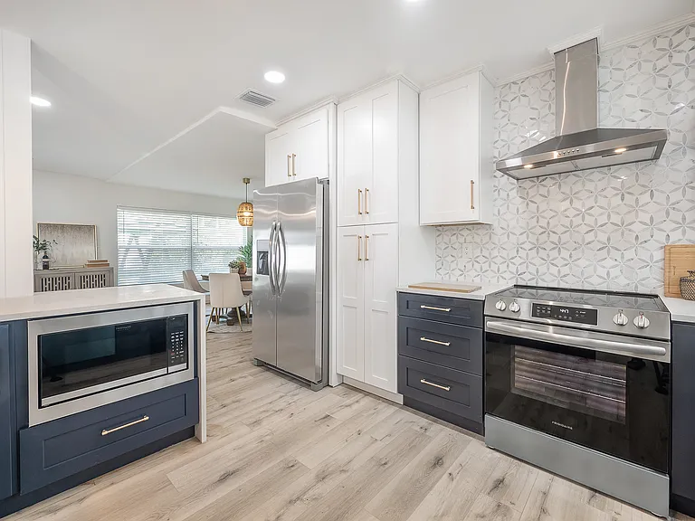 4617 W Bay Court Ave — Photo 4