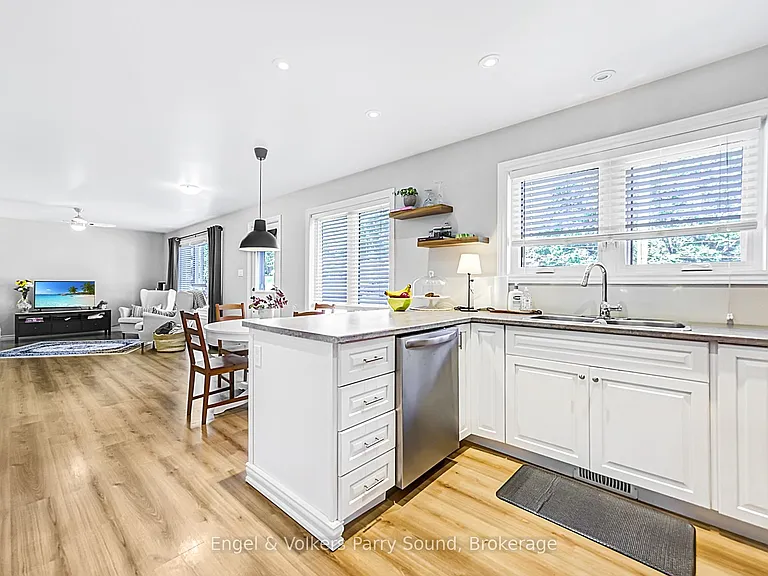 6 Lawrence St #A — Photo 10