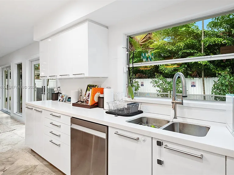 200 W Mashta Dr — Photo 7