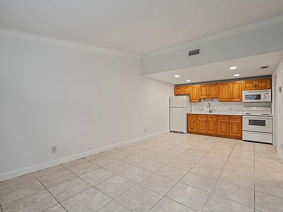 4th image of 7220 Southgate Boulevard #7220